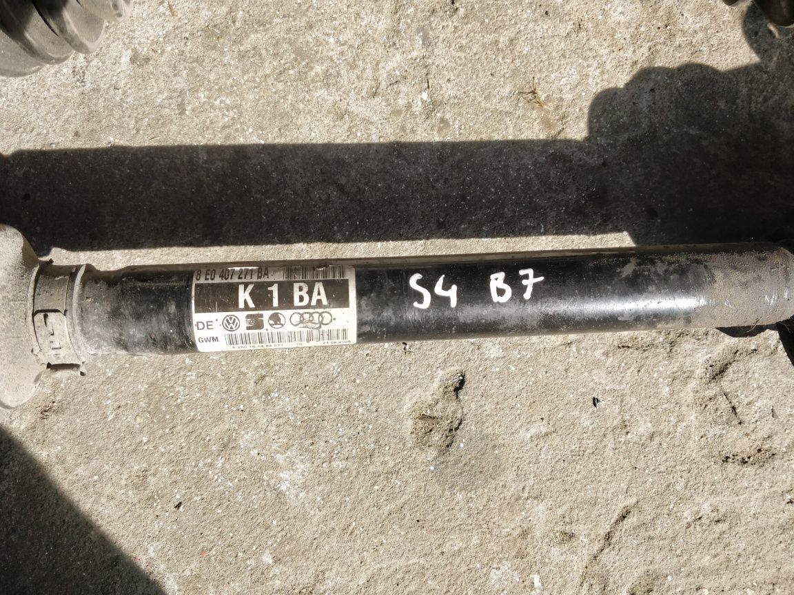 Półoś prawa Audi S4 4.2 a4 3.0 TDI