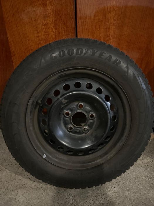 Продам зимові шинис дисками GOODIYAER 195/65r15
