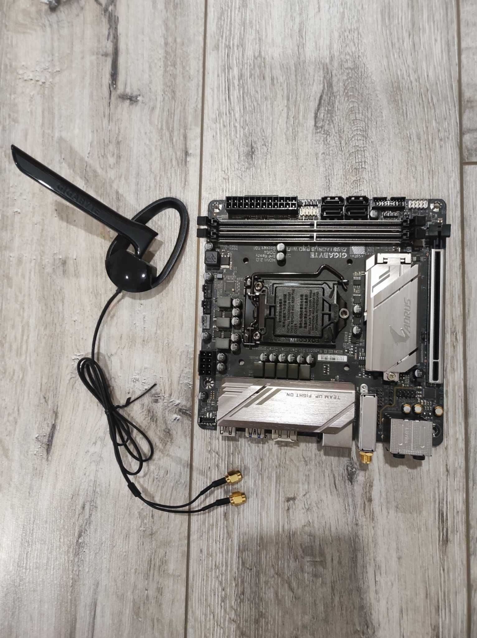 Материнська плата Mini-ITX Gigabyte Z390I AORUS PRO WIFI