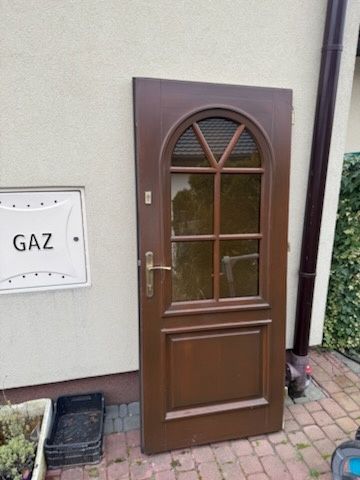 Drzwi zewnętrzne drewniane grube