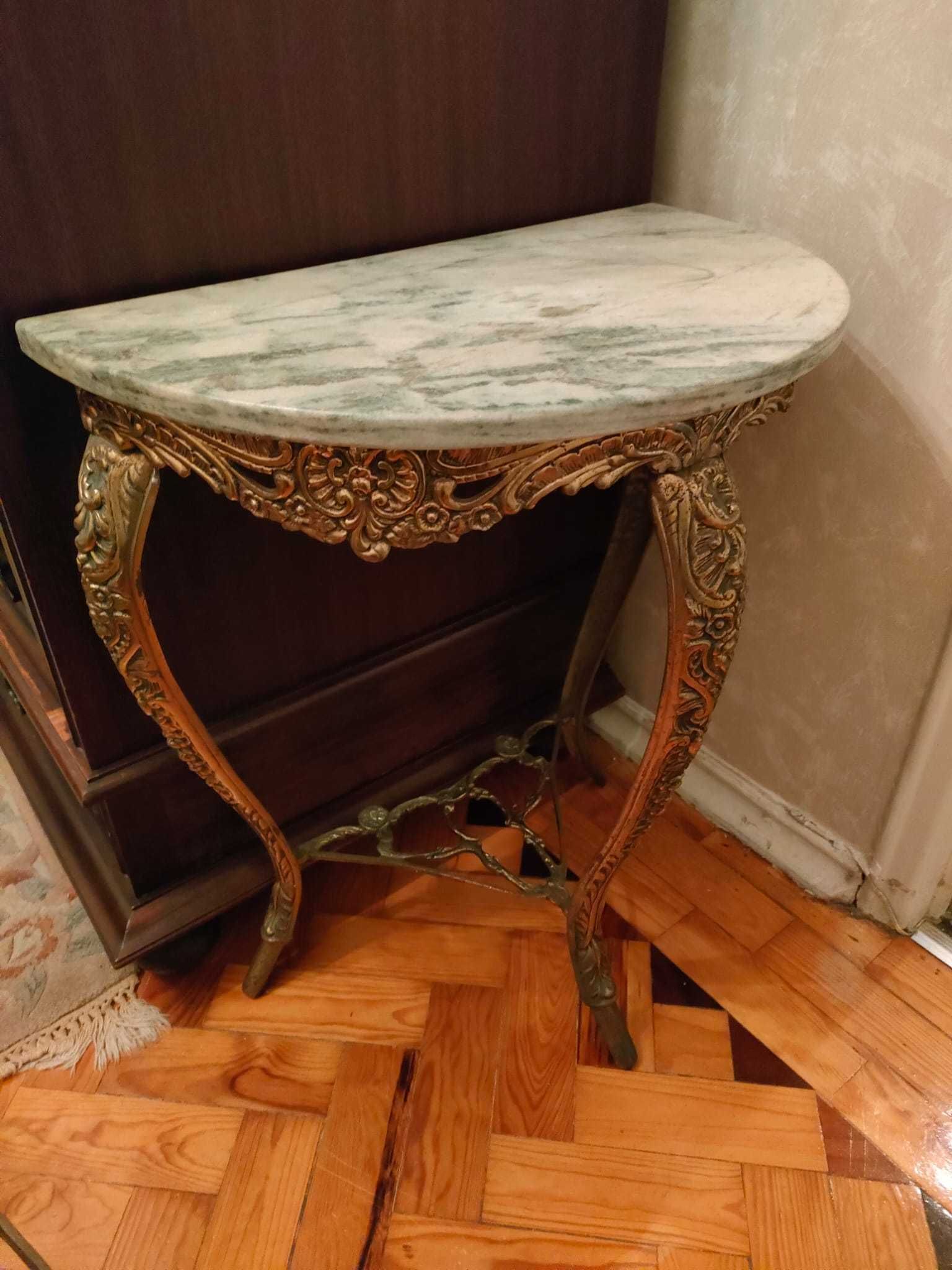 Mesa com espelho em Metal Dourado com Pedra Mármore