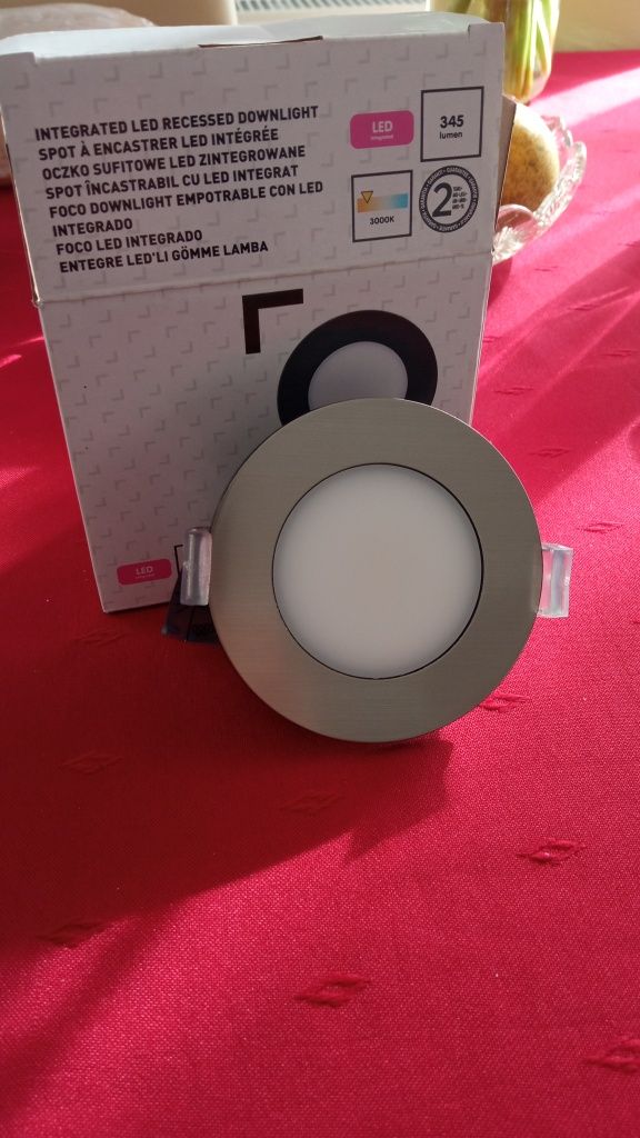 Oczko sufitowe led zintegrowane