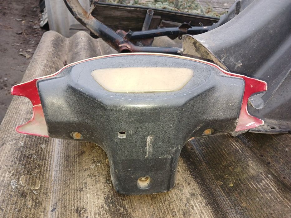 Продам пластик скутера вацпер вінд 200 гр .шт.