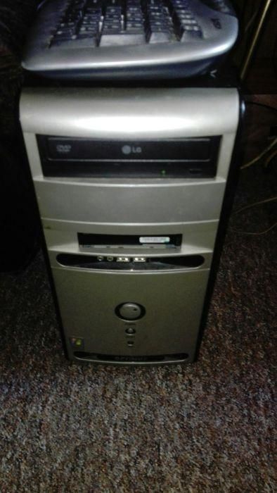 Komputer stacjonarny 3.00 GHZ