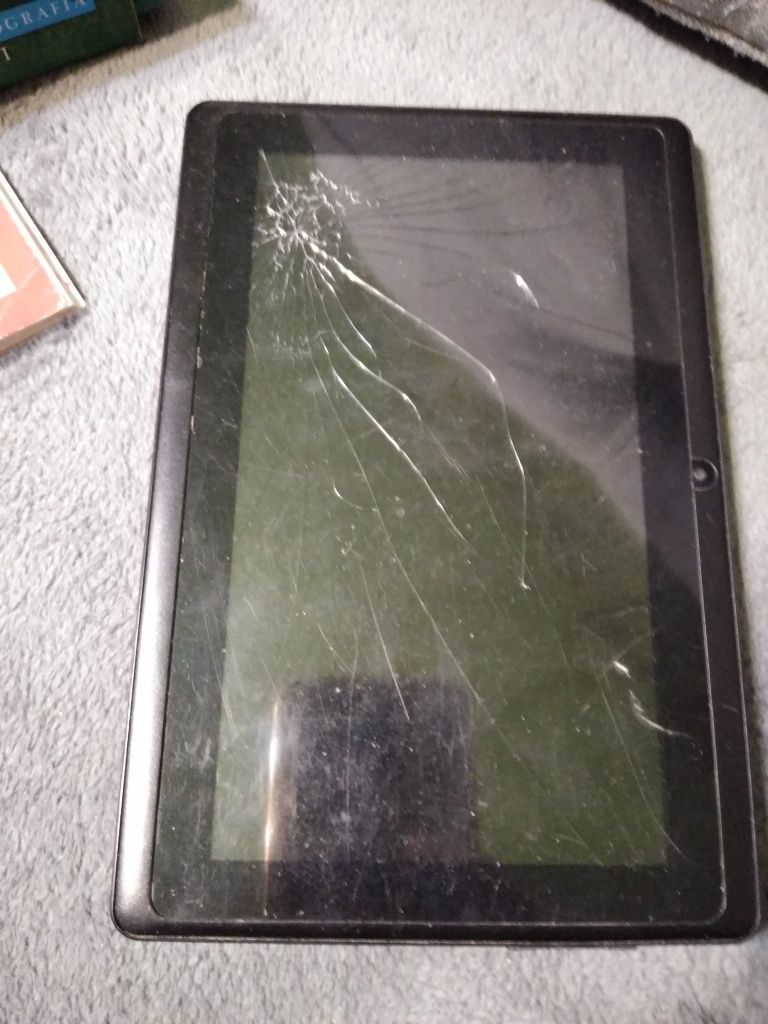 Tablet BEEX uszkodzony