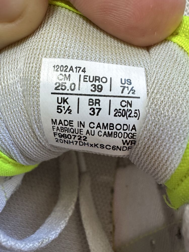 Оригінальні жіночі кросівки Asics Tiger Runner
