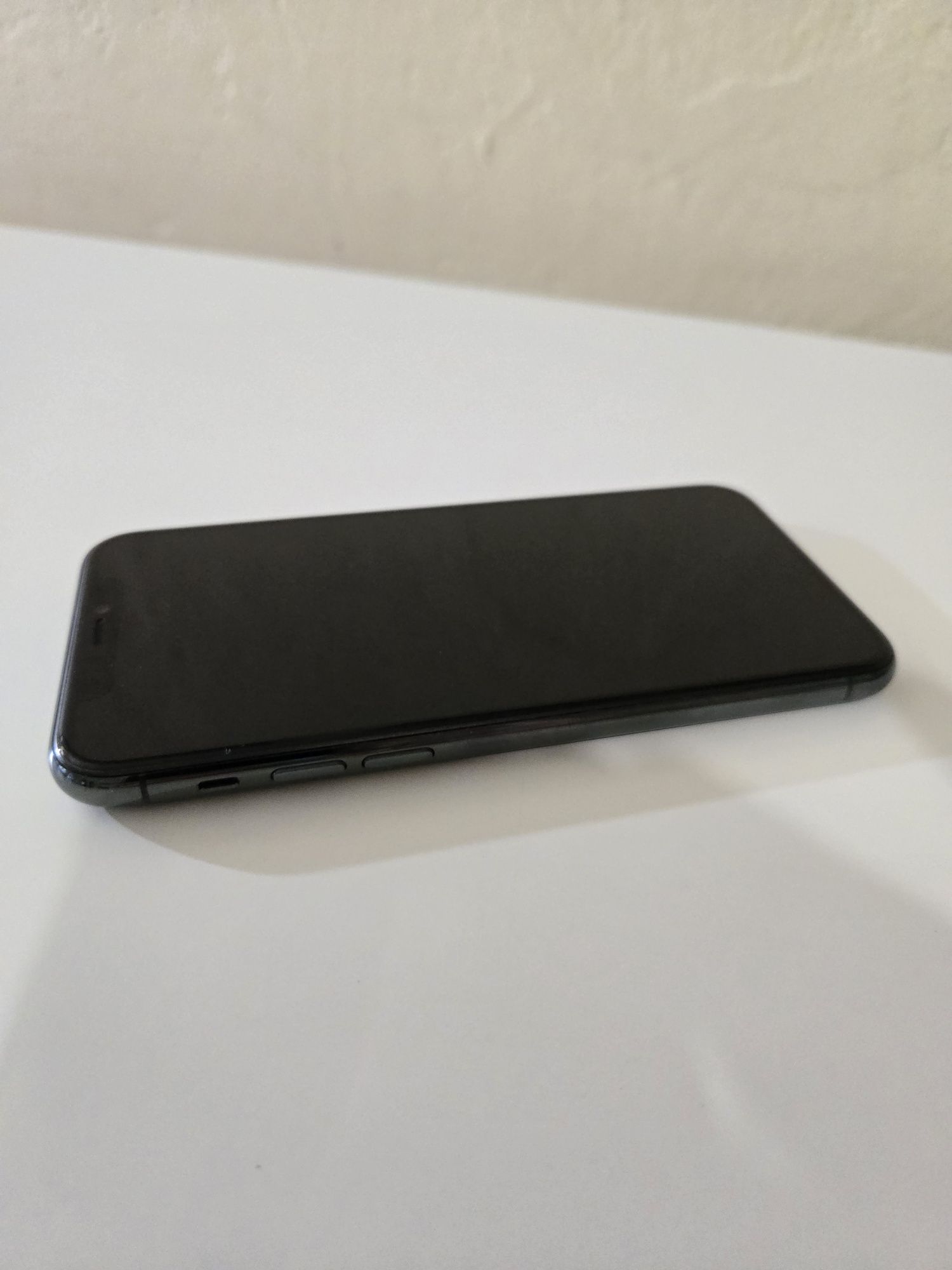 iPhone 11 Pro 64 GB Midnight Green + 3 Etui + 3 Szkła hartowane