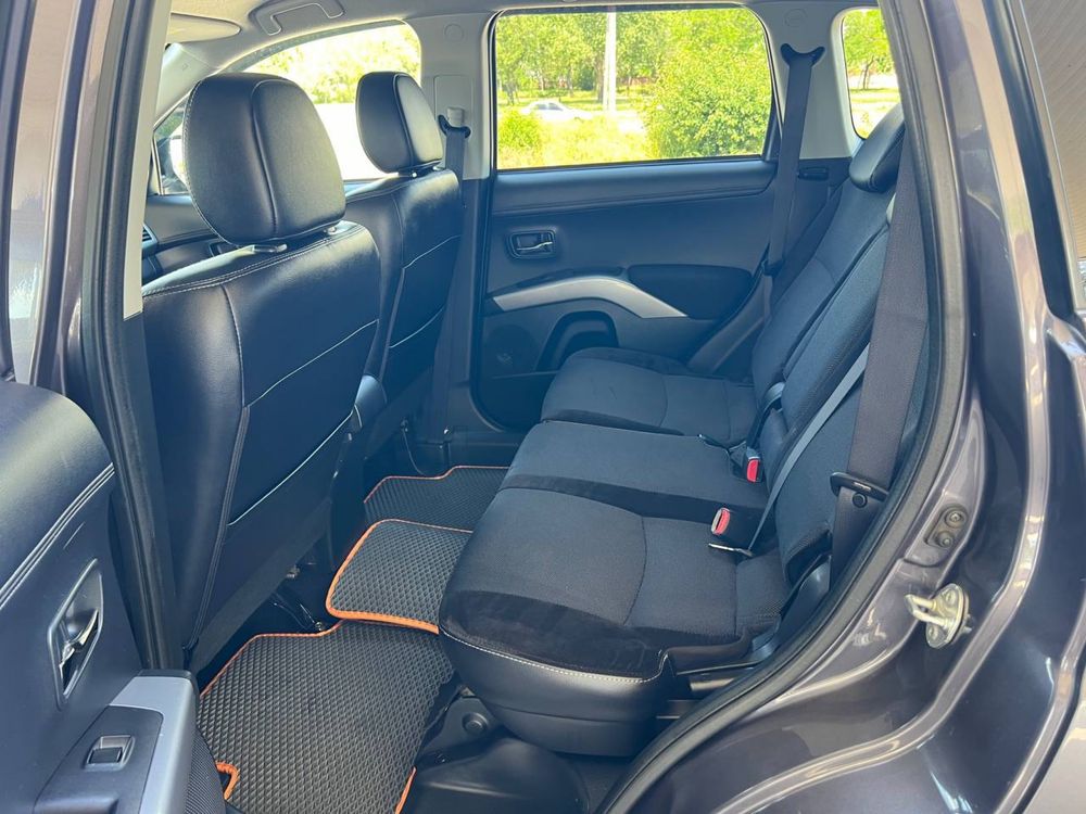Mitsubishi Outlander XL ДИЗЕЛЬ АВТОМАТ 7 мест (Митсубиши Аутлендер)
