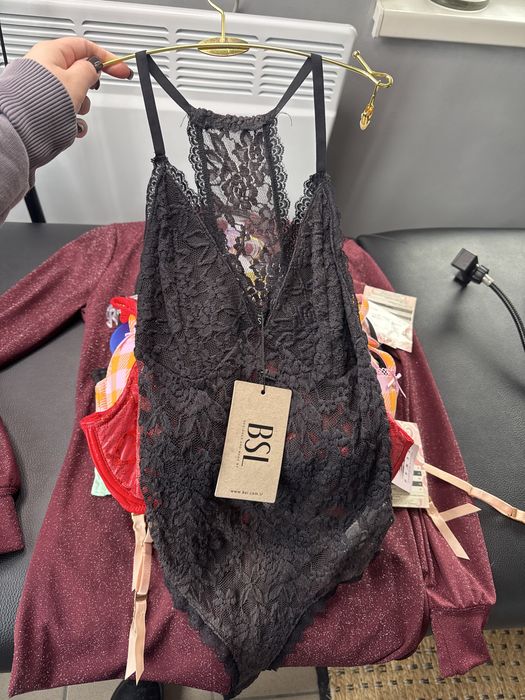 19 одиниць білизни продаю одним лотом