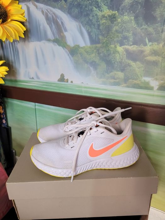 Buty damskie Nike Revolution 5