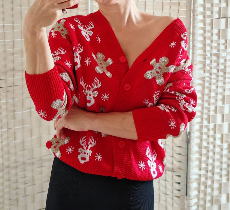 Sweterek świąteczny rozpinany w ciasteczka i snieżynki