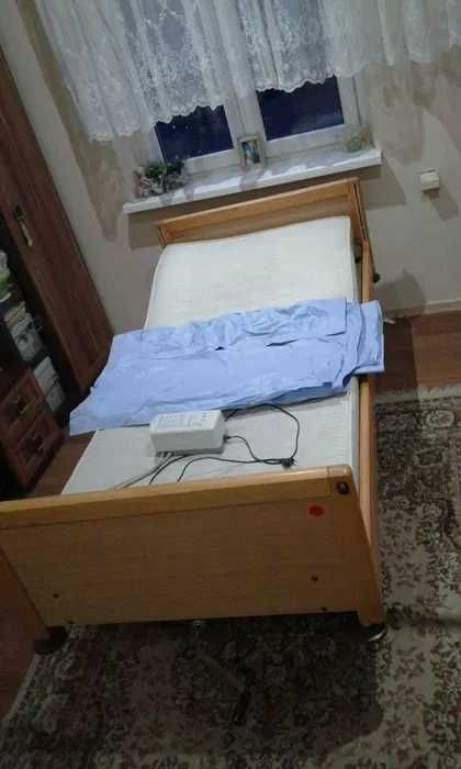 Łóżko pielęgnacyjno-rehabilitacyjne z materacem pneumatycznym