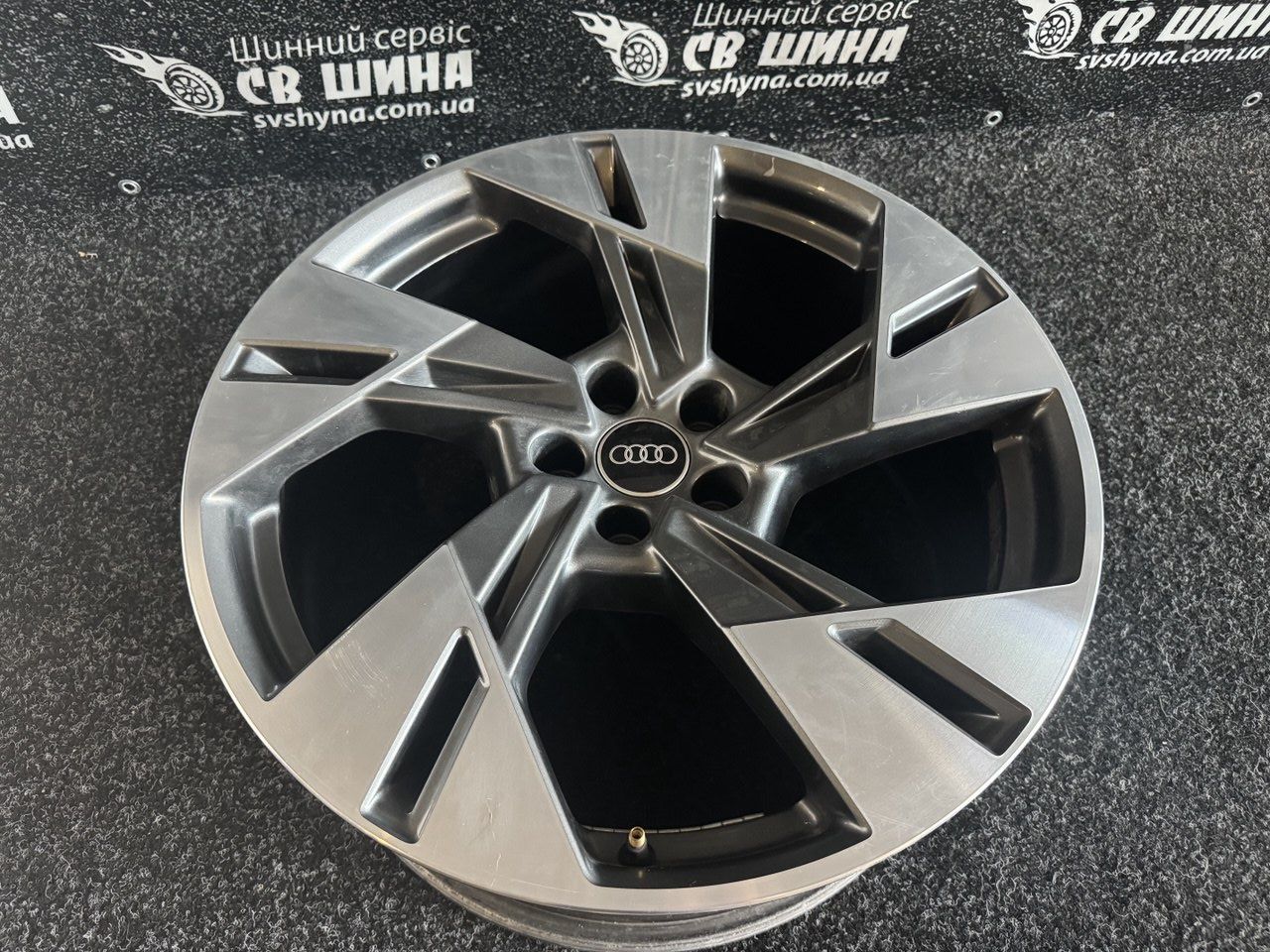 Диски 5X112  9R20 Audi e-tron Оригінальні