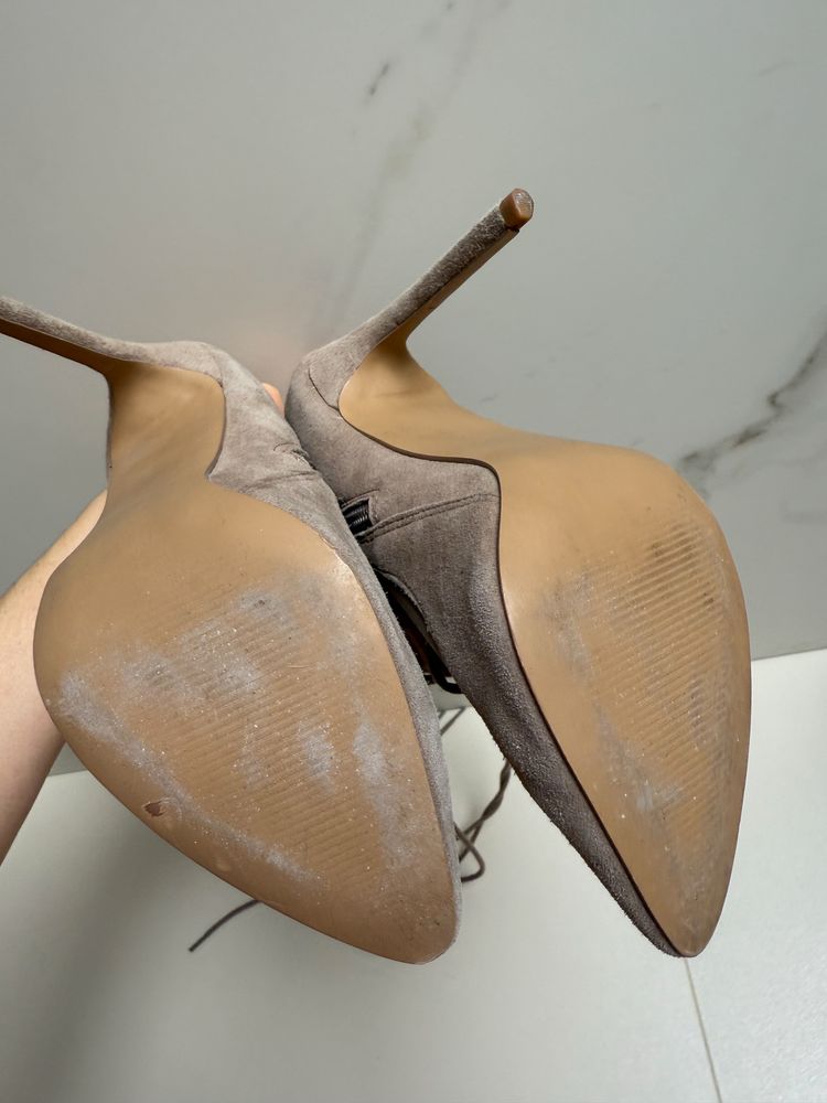 Brązowe wiązane botki sznurowane zamszowe Steve Madden 37