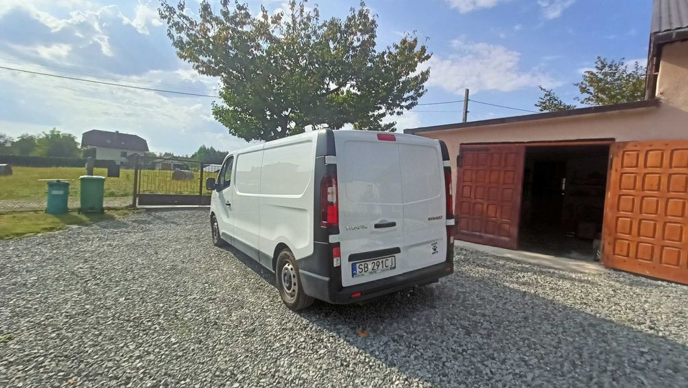 Renault Trafic 2.0 145hp 28000tys przebiegu.