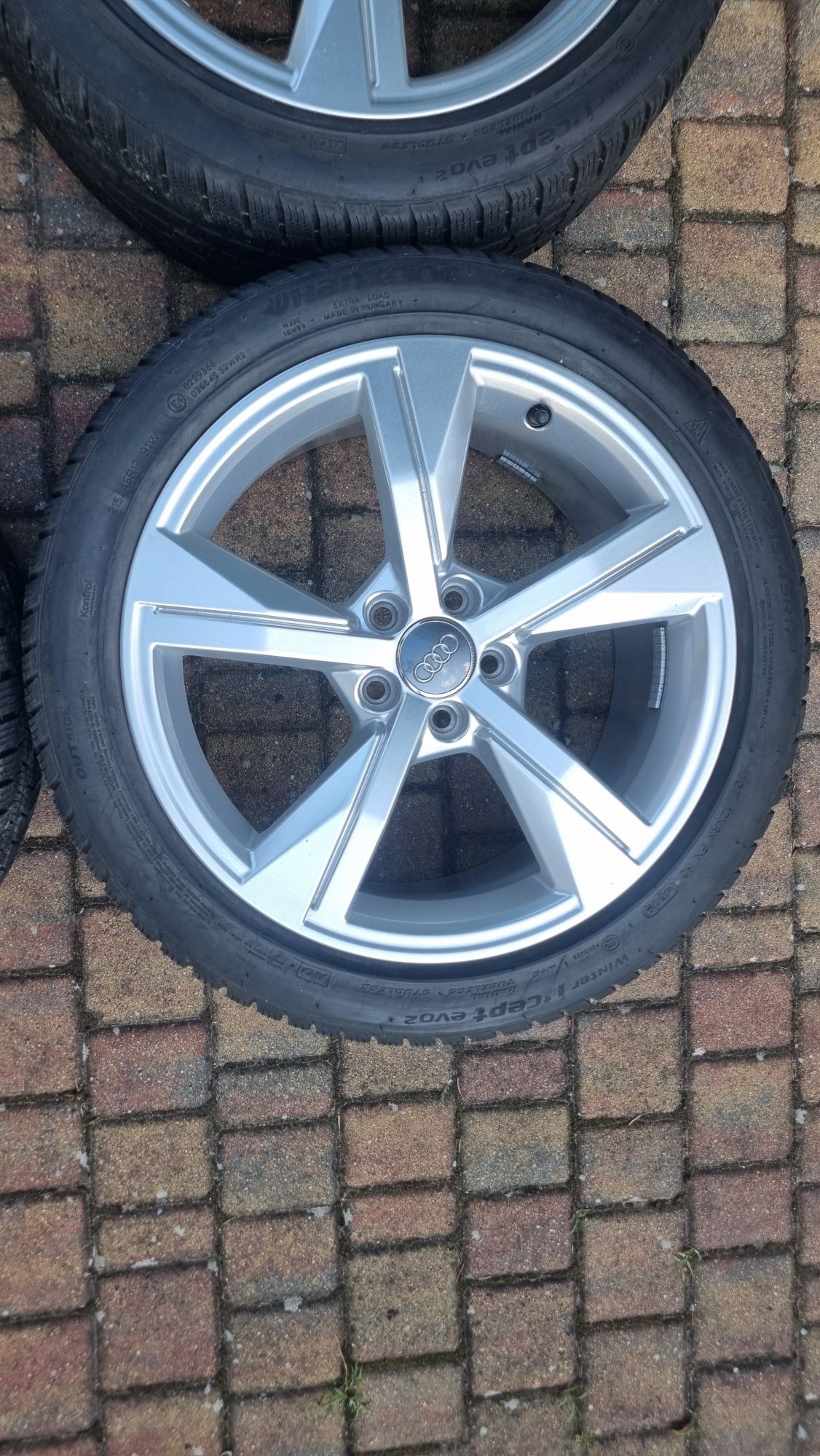 Komplet Kół  koła  felgi audi a1 17" opony zimowe