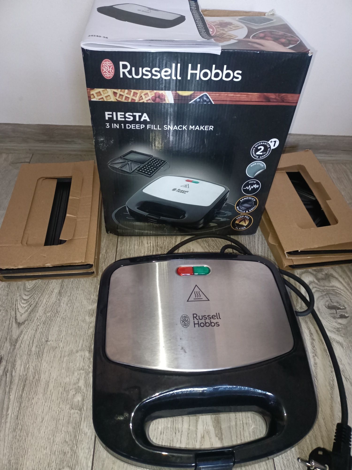 Opiekacz Russell Hobbs czarny 760 W