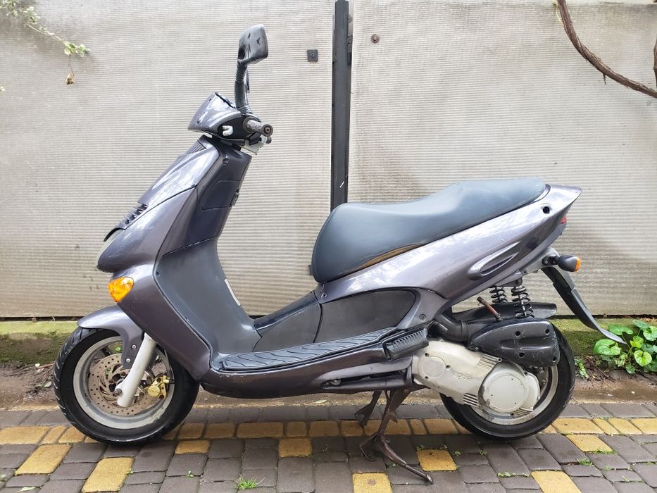 Скутер Aprilia Leonardo 125