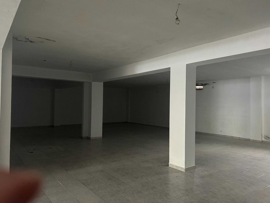 Loja/ Garagem com 256m2 para alugar