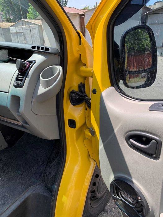 Продам Опель виваро