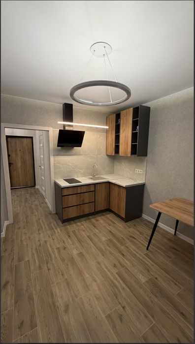 Продаж/Квартира, Київ, Голосіївський район, вул. Столичне шосе, 1