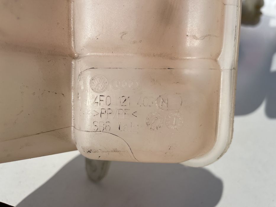 Розширювальний Бачок Audi A6 C6 2.7 3.0 2.4 2.0 3.2 Расширительный