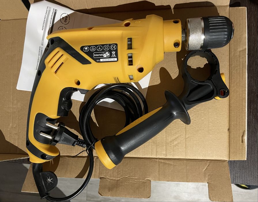 Berbequim com percussão Vito