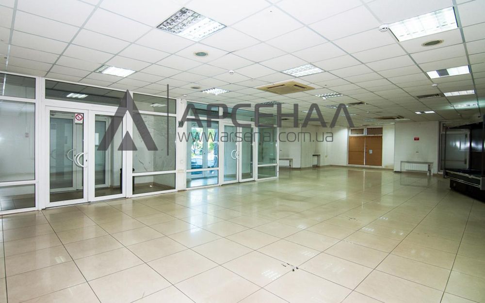 Приміщення в р-ні Малого ринку  - 174 кв.м.