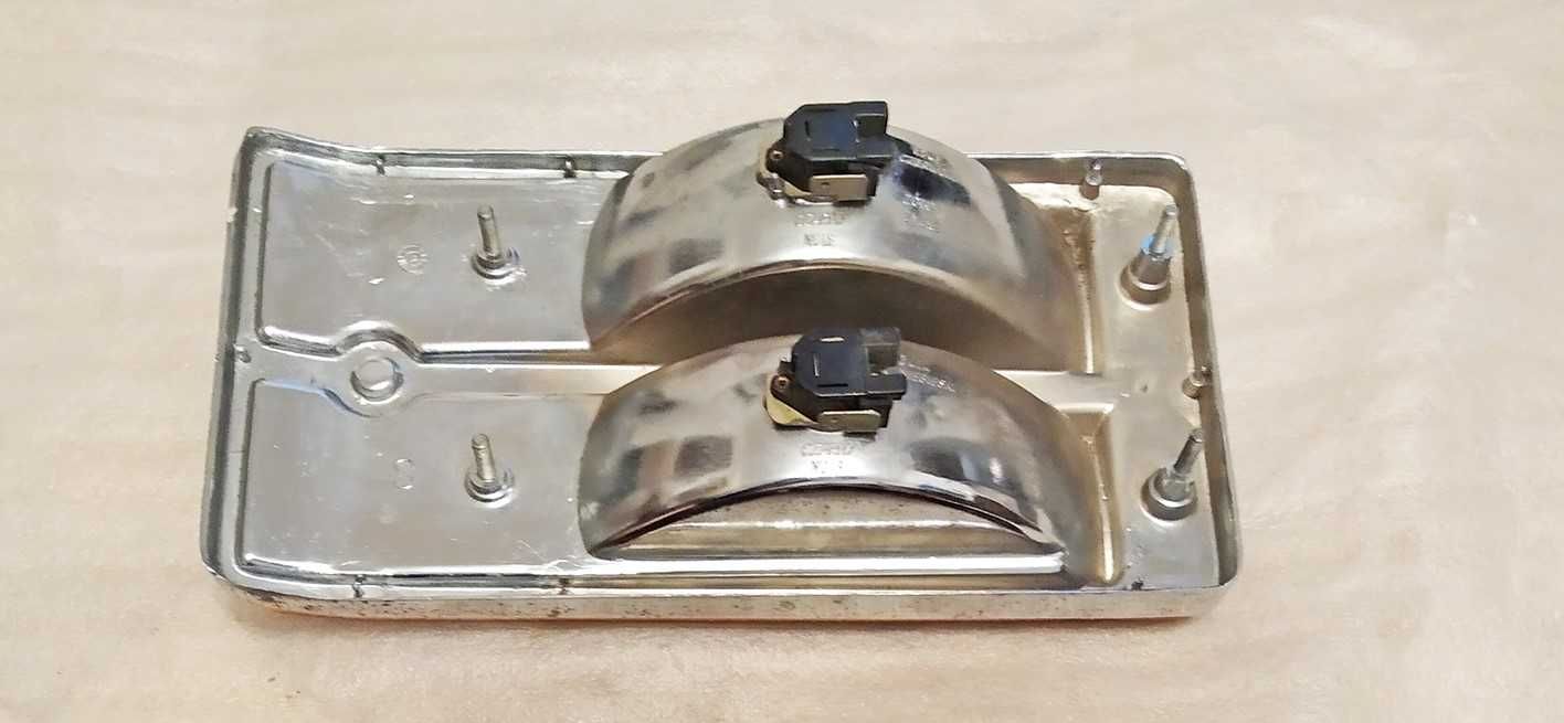 Lampa lewy tył Fiat 125p wersja metal-chrom oryginał.