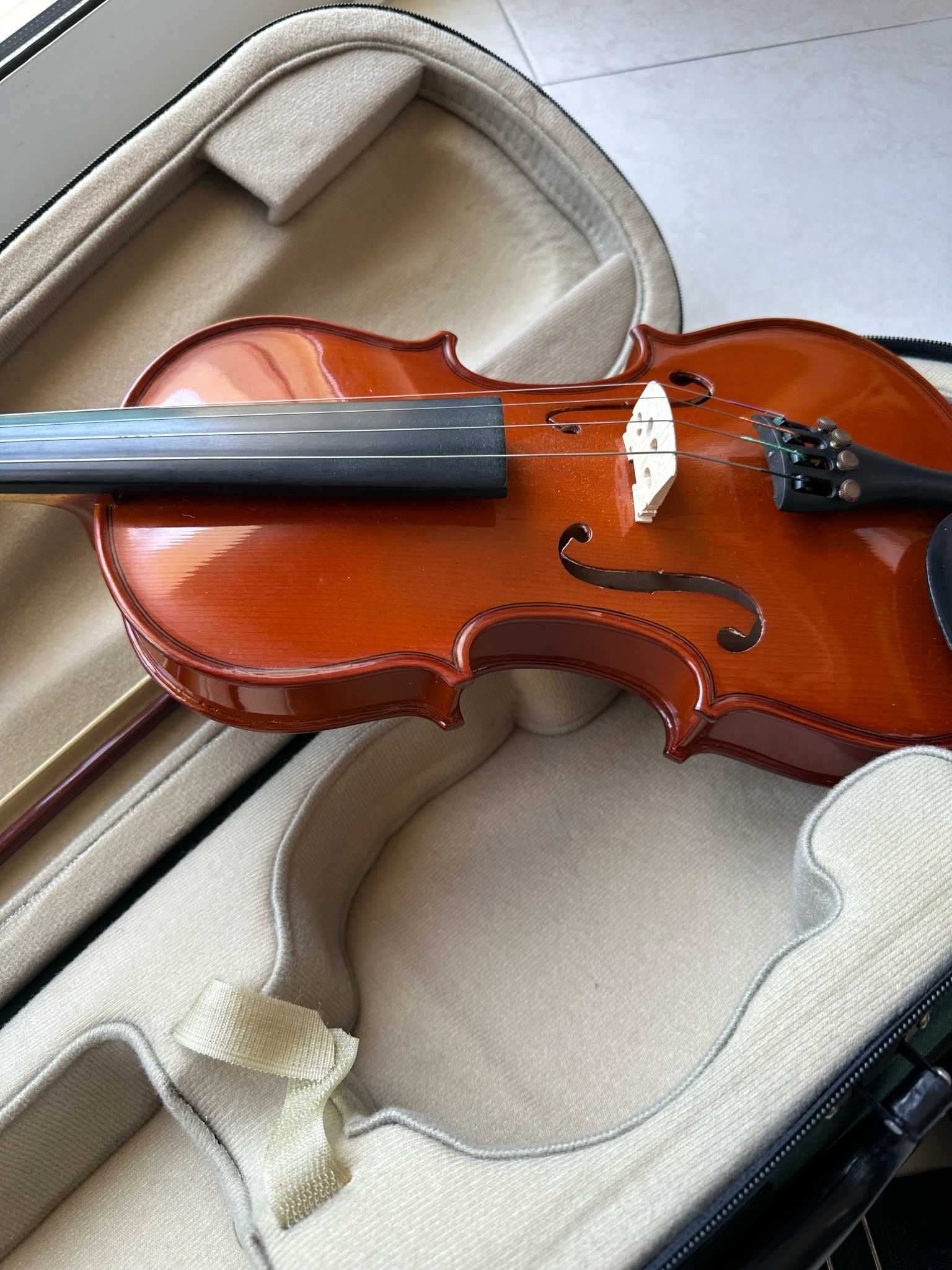 Violino, muito bem conservado