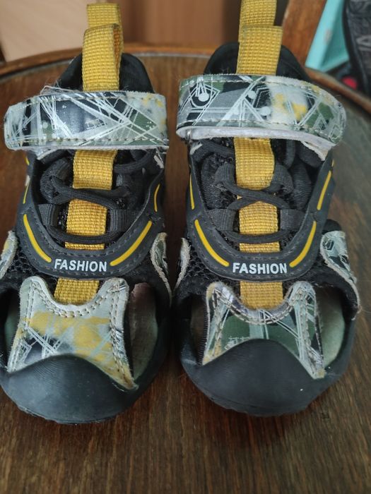 Босоніжки дитячі