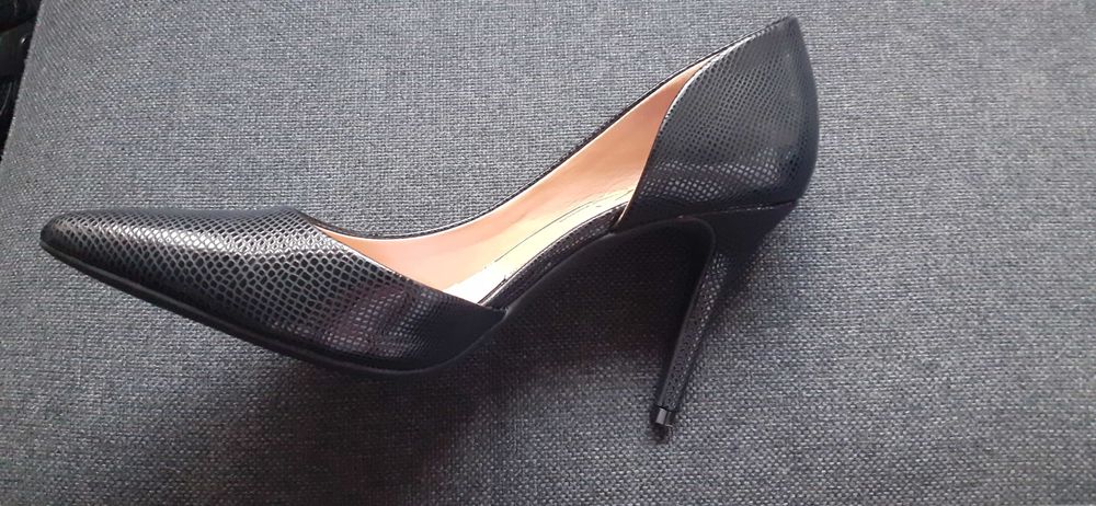 Czarne buty na obcase