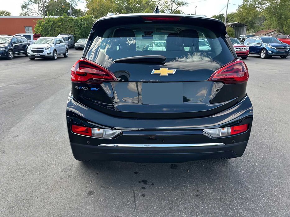 Chevrolet Bolt EV      2017