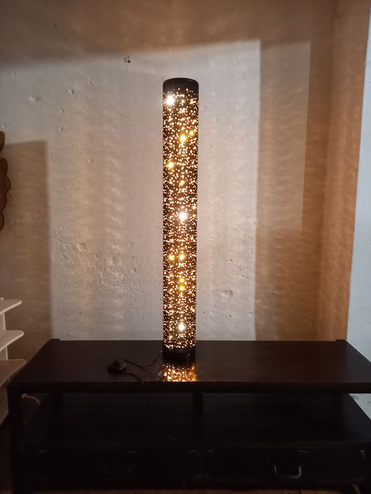 Lampa LED dekoracyjna.