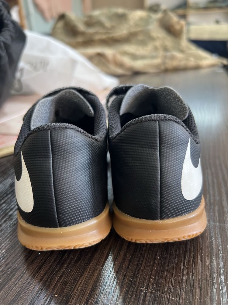 Футзалки nike 28р