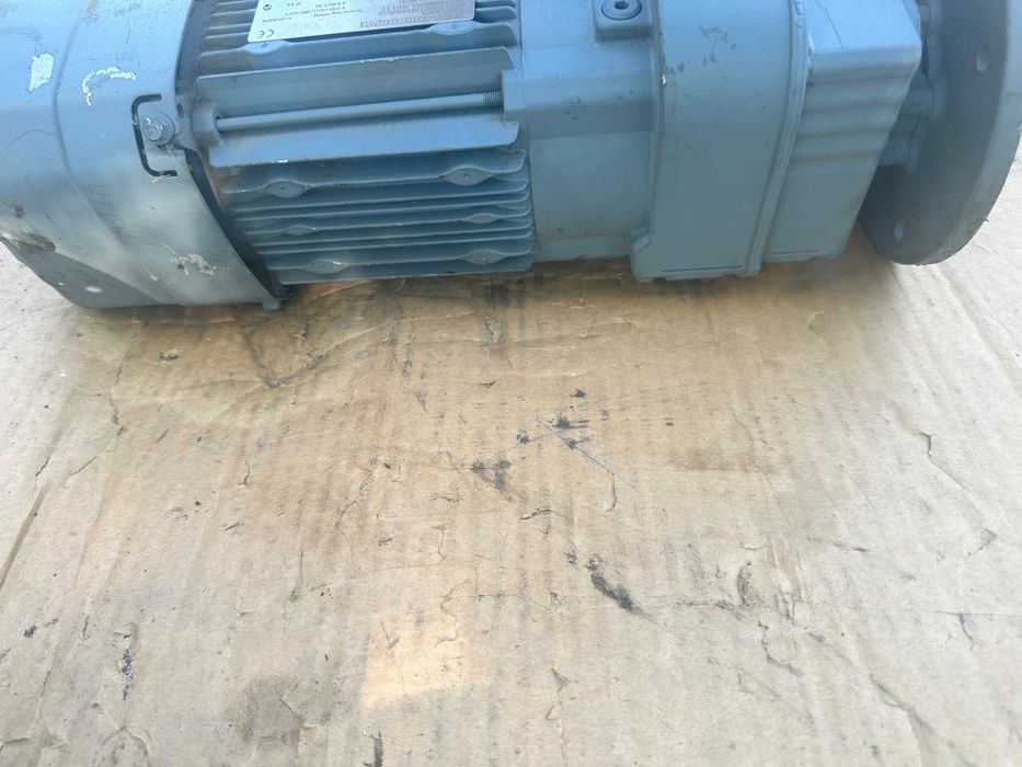Motoreduktor z hamulcem, silnik sew 0,55 kw 81 obrotów fv