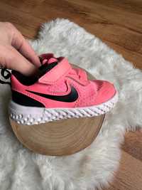 Кросівки для дівчинки Nike. Легесенькі