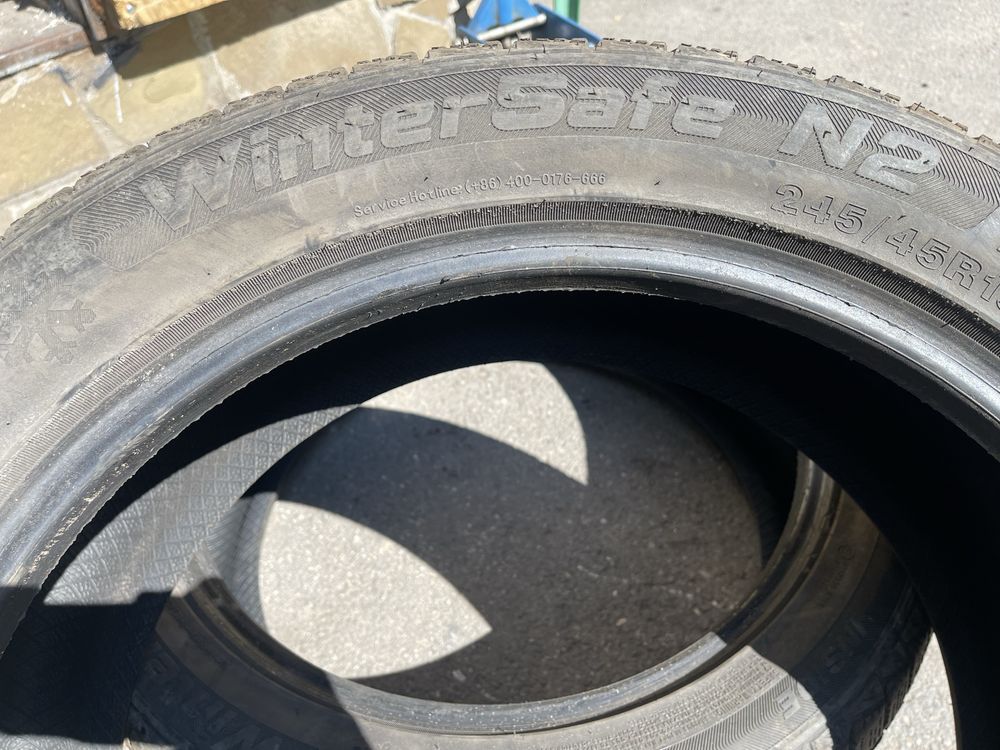 Продам пару зимних колес 245/45/19
