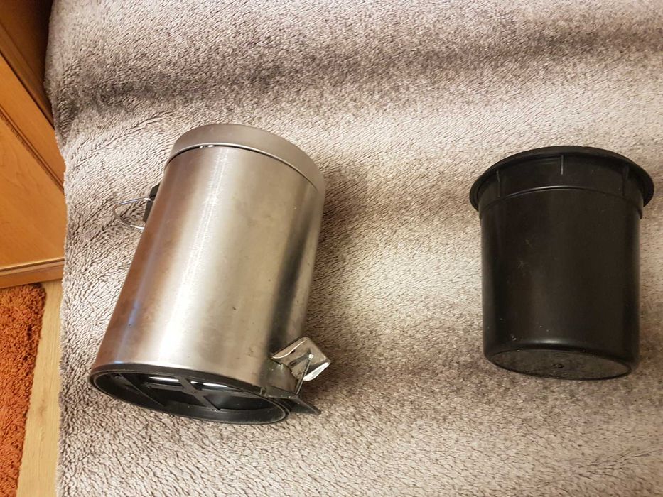 Kosz na śmieci z pedałem