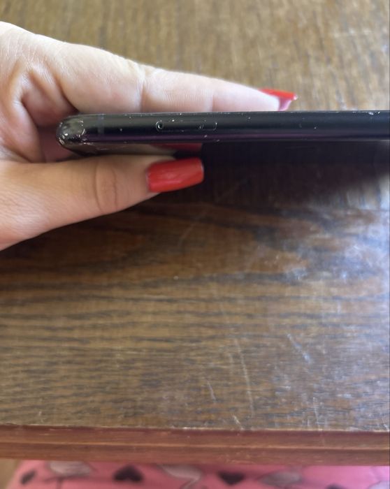 Iphone XR partido mas da sinal
