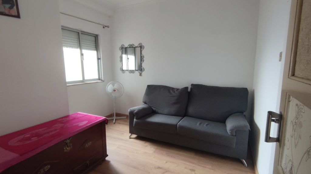 Apartamento T3 em Queluz mobilado