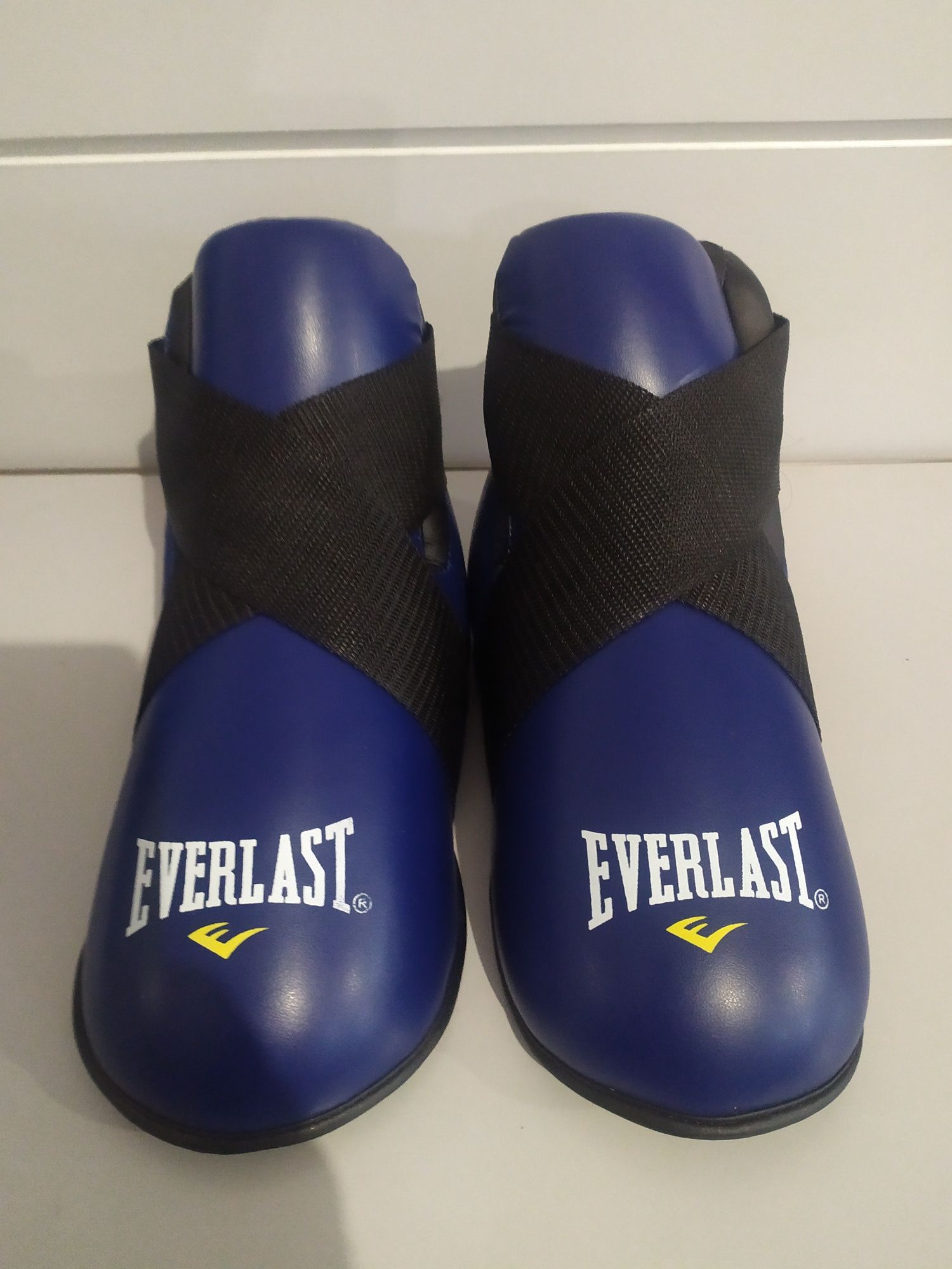 Футы Everlast (Защита ног) Перчатки Шлемы