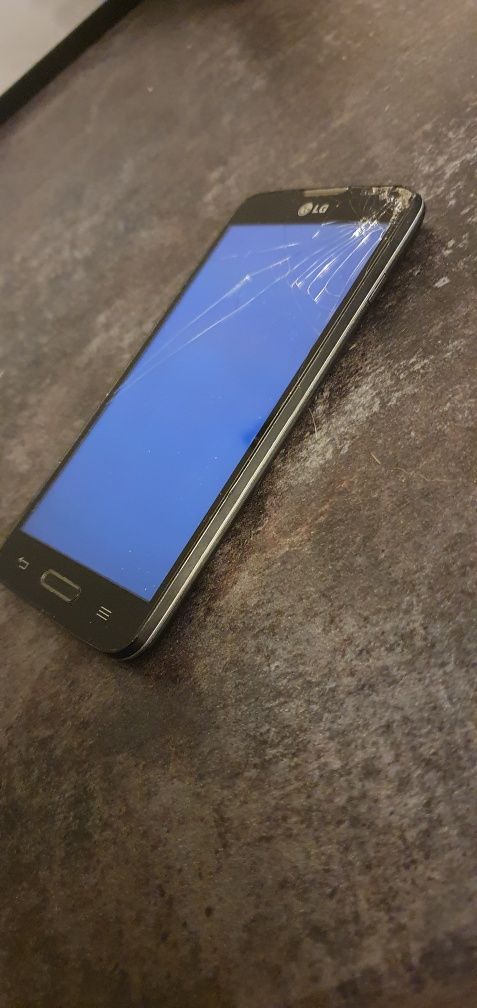 Telefon przenośny typu smartfon LG L90