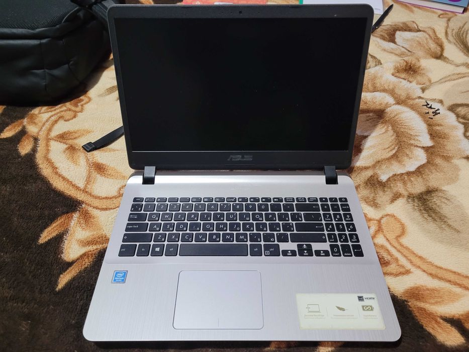 Продам ноутбук Asus x507m (під відновлення або на запчастини)