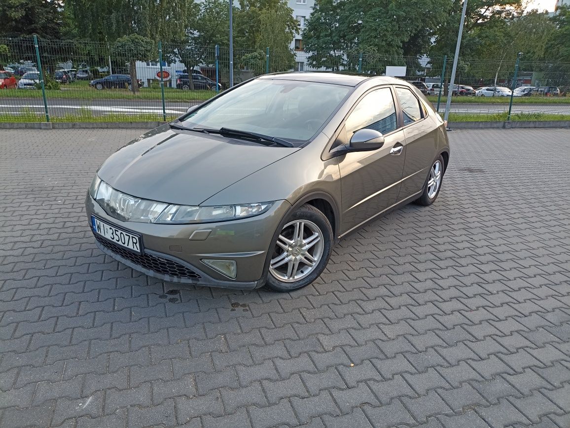 Honda Civic UFO  1,8 Executive 2008r.