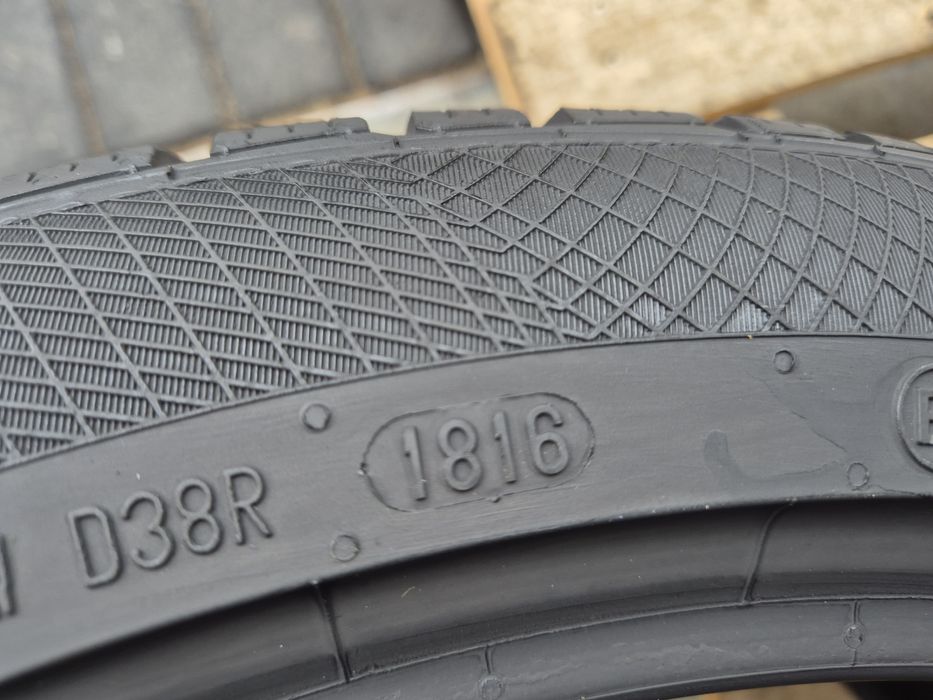 255/40/19 100V Continental wintercontact ts850p 7mm