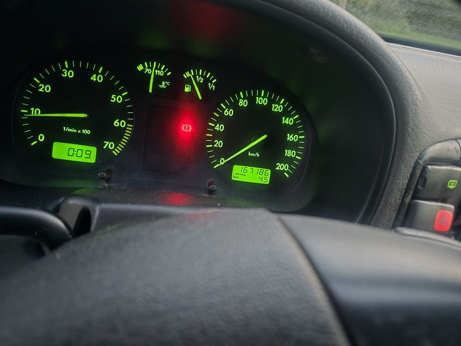 Volkswagen Polo ( com apenas 160 mil km )