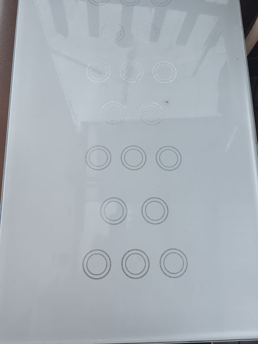 Stół szklany biały