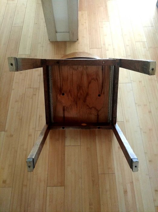 Drewniane krzesło szerokie, wysokie PRL