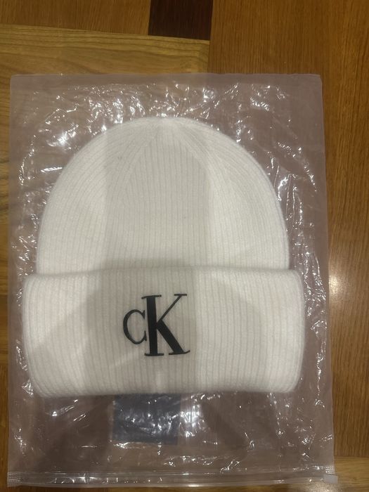 Шапка Calvin Klein. Шапка біла. Шапка шерстяна.